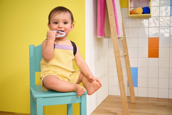 Kako ublažiti bolečino pri izra&scaron;čanju zobkov