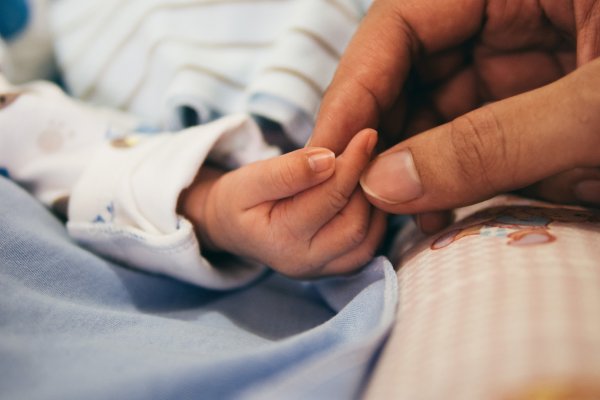 Shranitev matičnih celic in nega novorojenčkovega popka