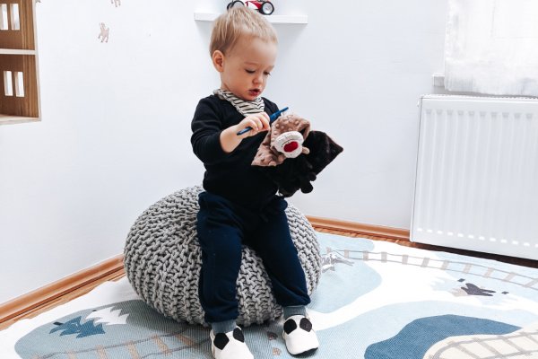 Kako izbrati copate in čevlje za prve korake?