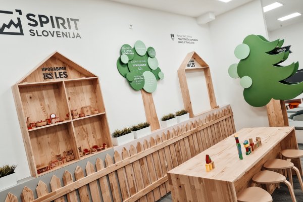 Otvoritev Lesarske delavnice v kreativnem otro&scaron;kem mestu Minicity Ljubljana