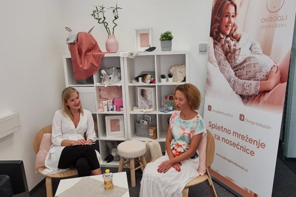 &Scaron;tiriurno spletno mreženje Okrogli trebu&scaron;čki združilo nosečnice iz vse Slovenije